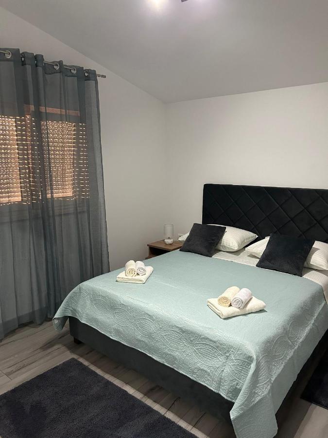 Apartment Marko With A Beautiful View Of The Sea Kastel Sucurac Exterior photo