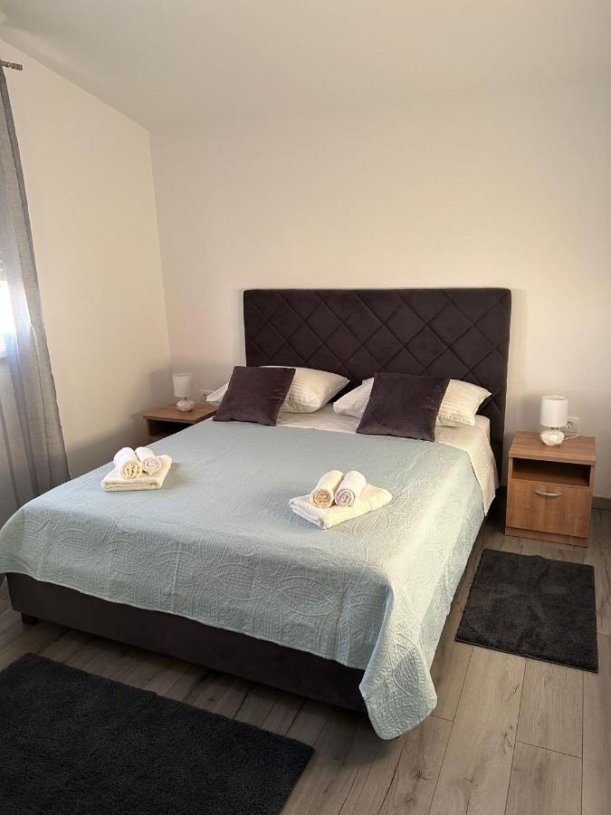 Apartment Marko With A Beautiful View Of The Sea Kastel Sucurac Exterior photo